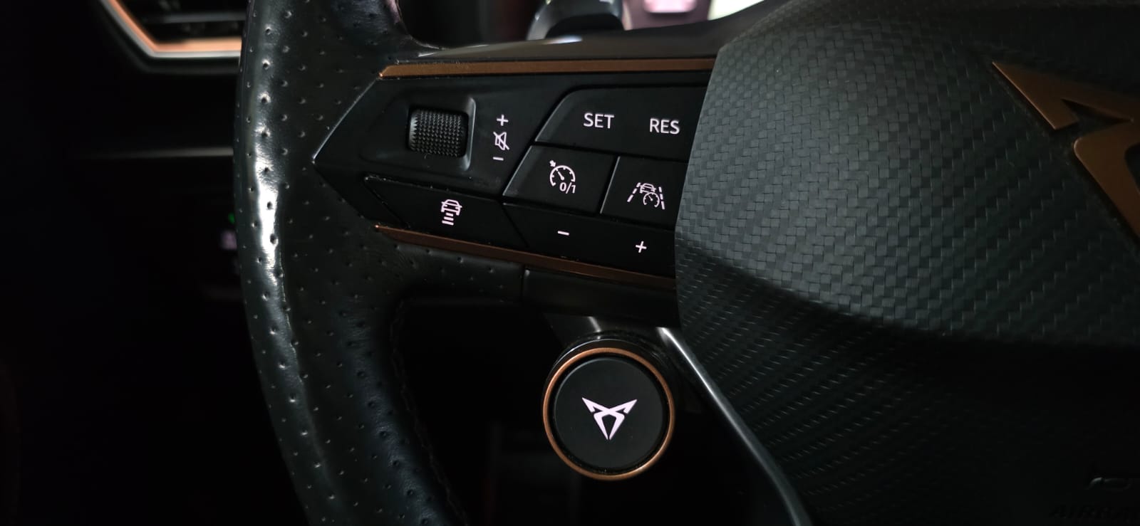 CUPRA LEON ST 1.4 e-HYBRID pHEV DSG *CH-Fahrzeug*-image-16