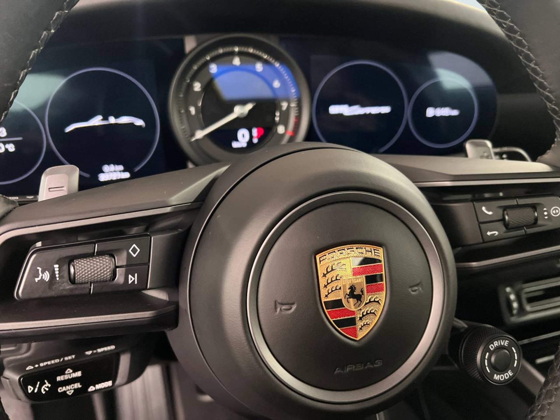 PORSCHE 911 Carrera Cabriolet-image-17
