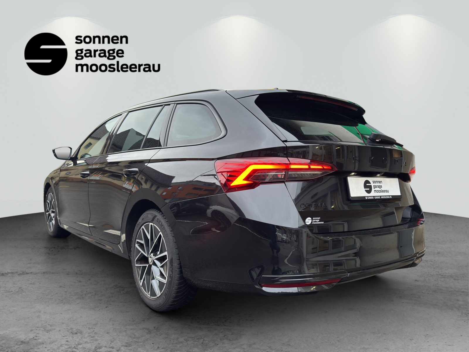SKODA Octavia Combi 1.5 TSI mHEV DSG Sport Line-image-3