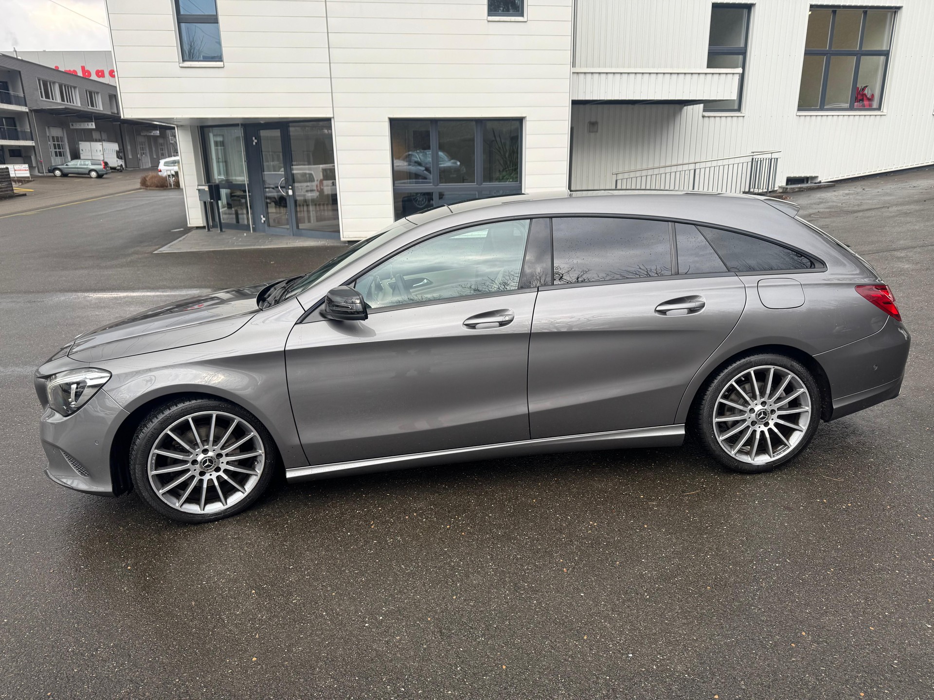 MERCEDES-BENZ CLA Shooting Brake 200 AMG Line 7G-DCT-image-1