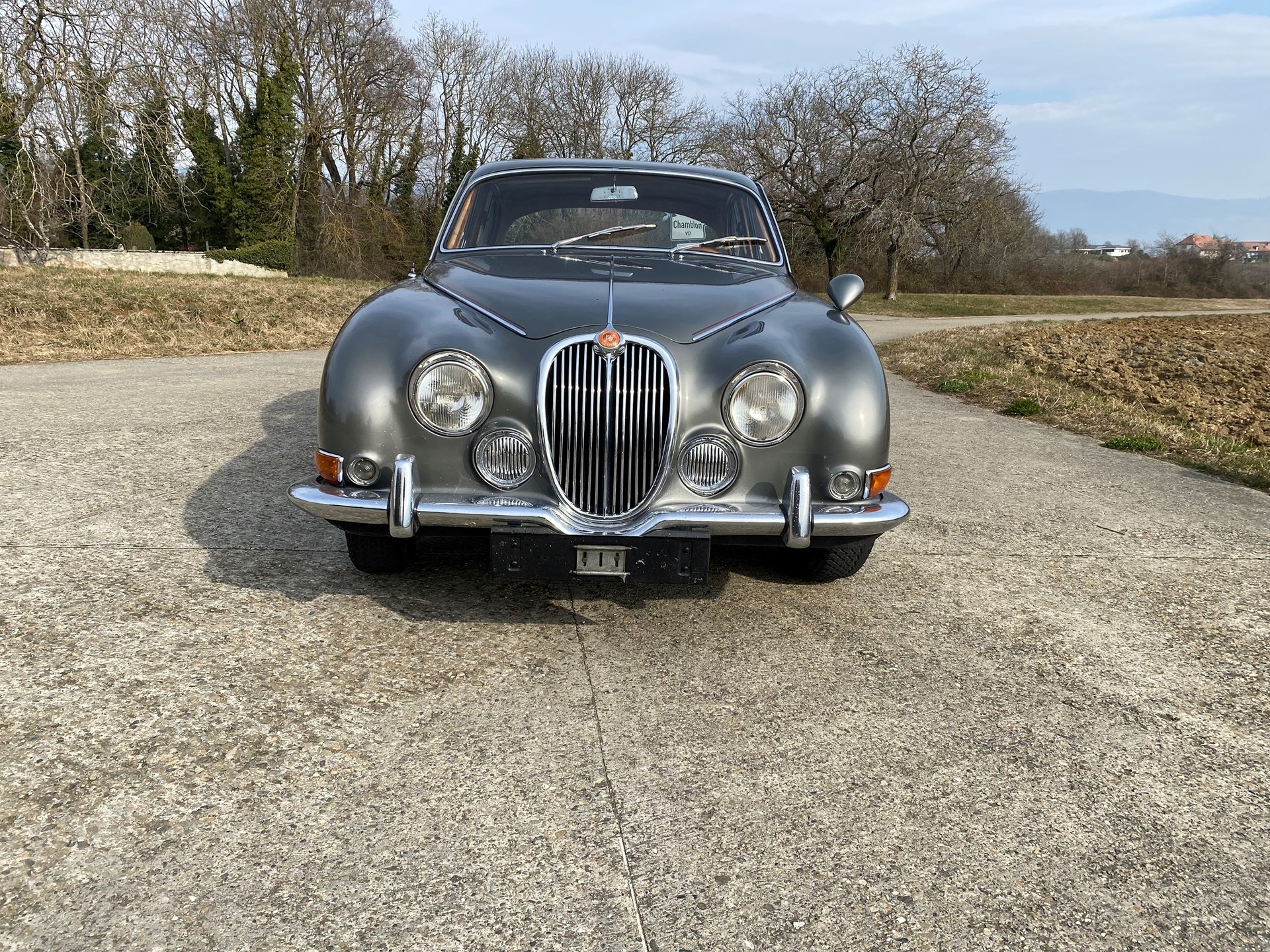 JAGUAR 3.4-showroom-element-2