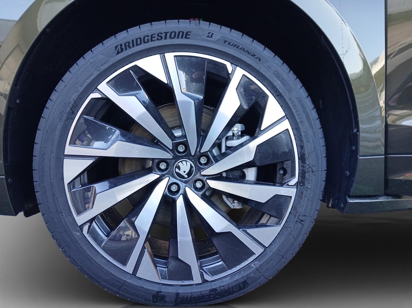 SKODA Enyaq 85x Sportline 4x4-image-15