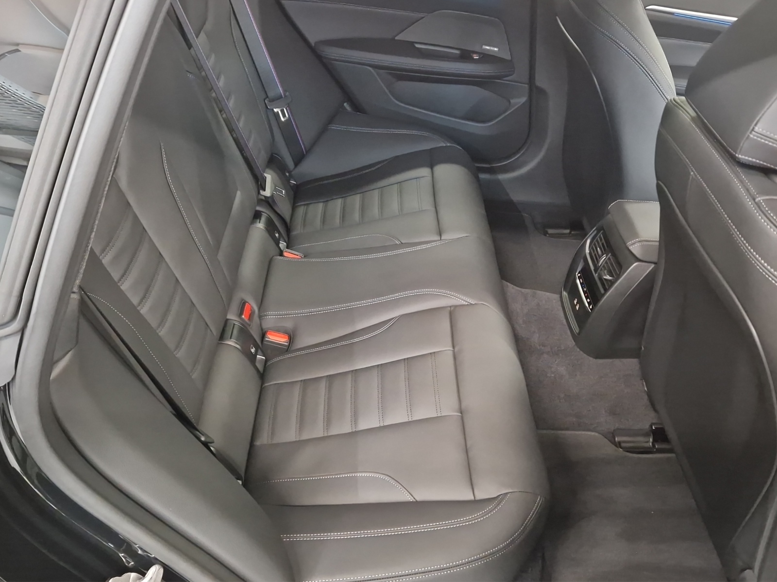 BMW i4 M60 M Sport Pro-image-14