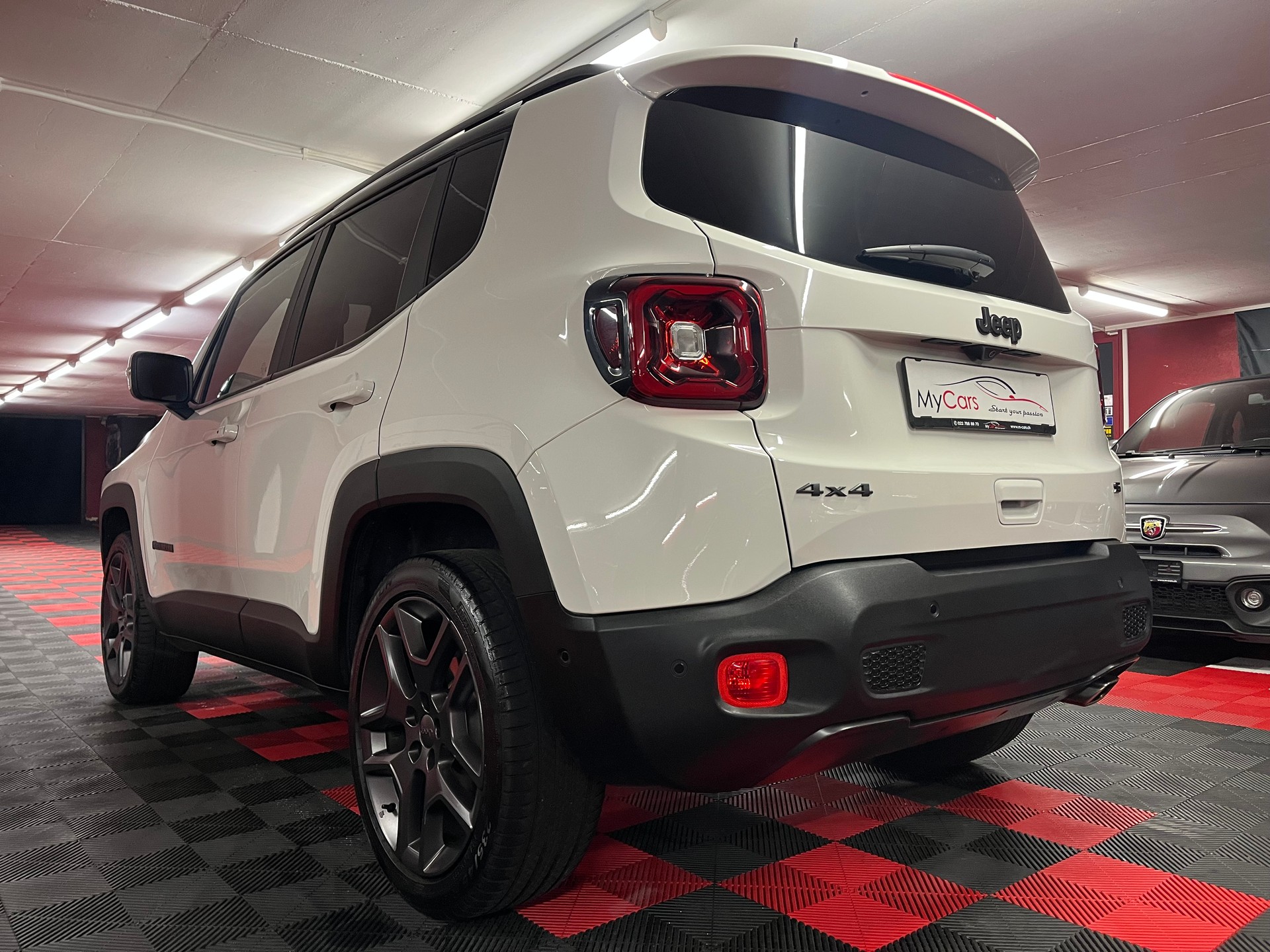 JEEP Renegade 1.3 Turbo S AWD-image-8