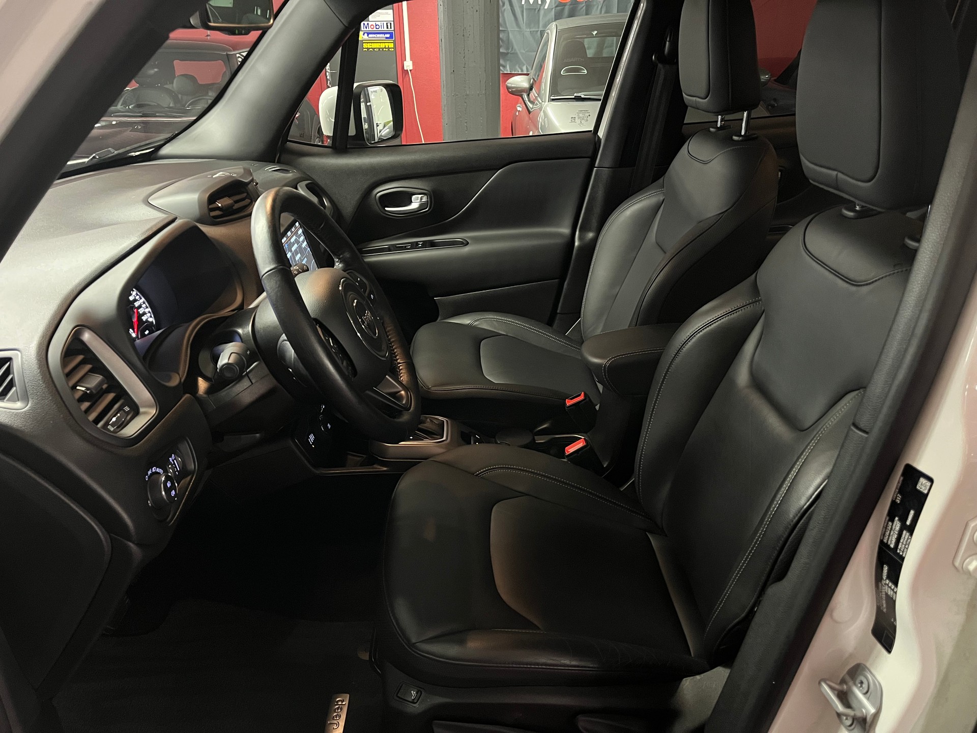JEEP Renegade 1.3 Turbo S AWD-image-12