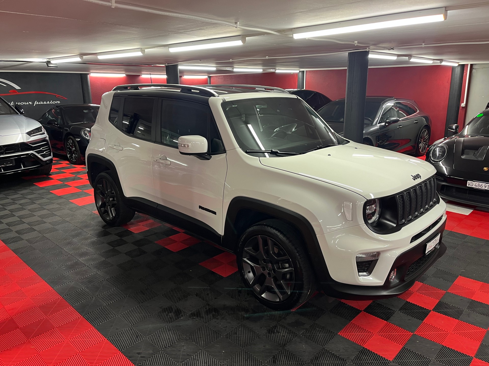 JEEP Renegade 1.3 Turbo S AWD-image-4