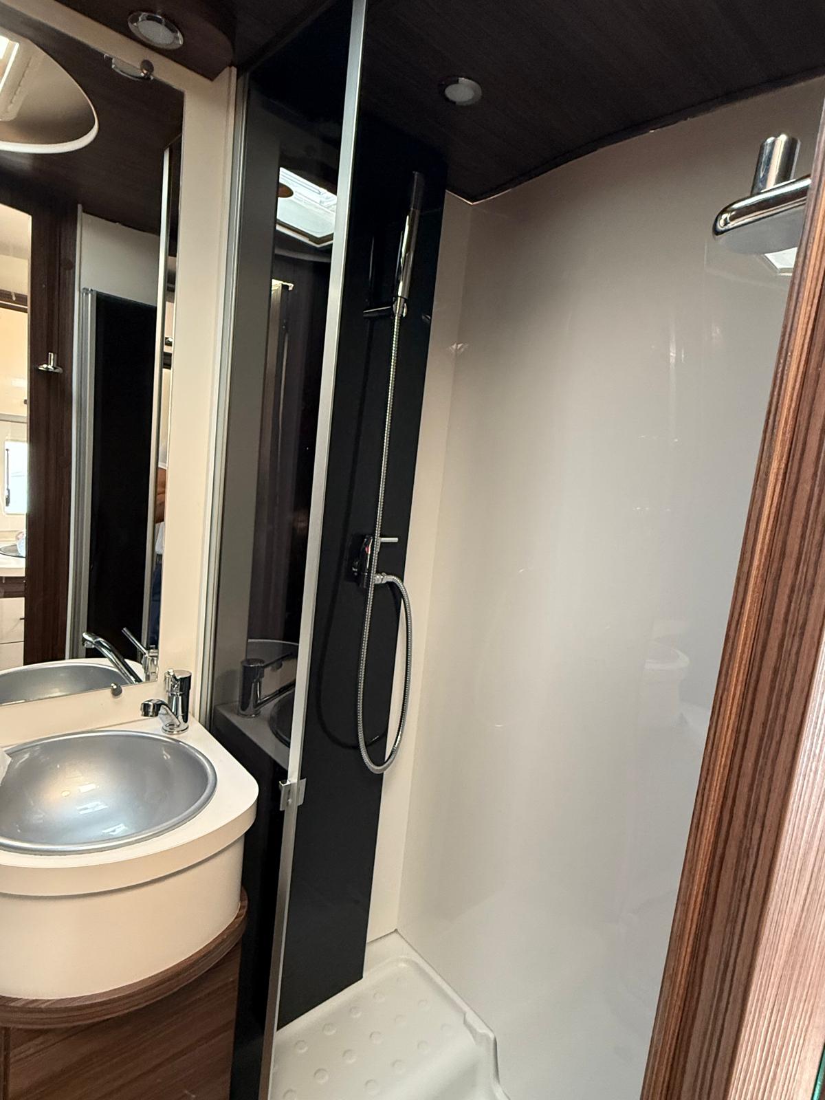 BENIMAR Ford Benimar Transit Sport 340-image-11