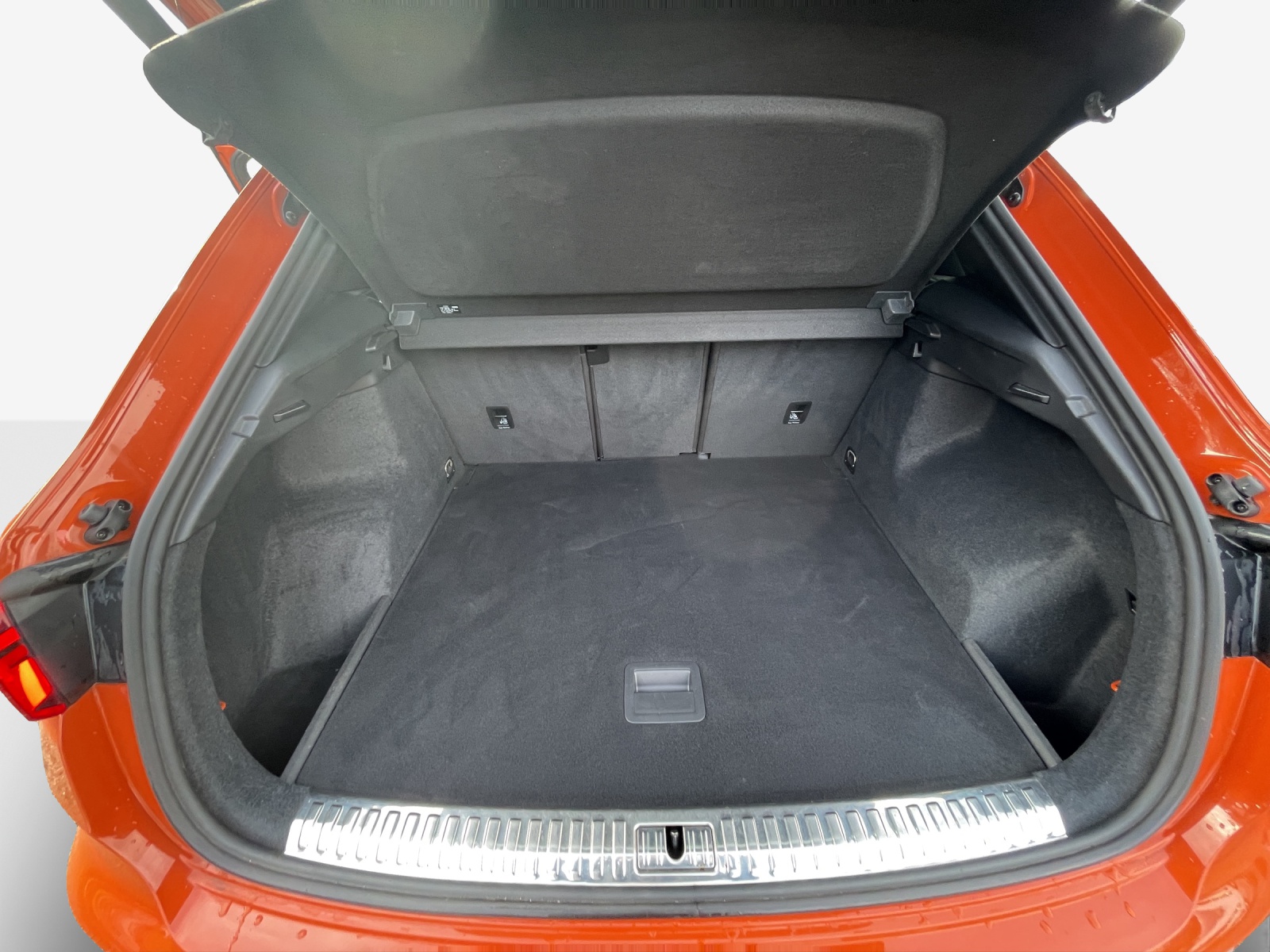 AUDI Q3 45 TFSI S line quattro S-tronic-image-12