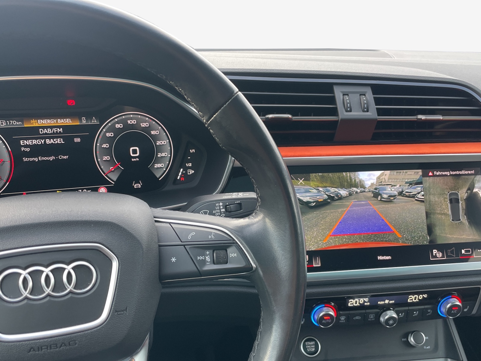 AUDI Q3 45 TFSI S line quattro S-tronic-image-8