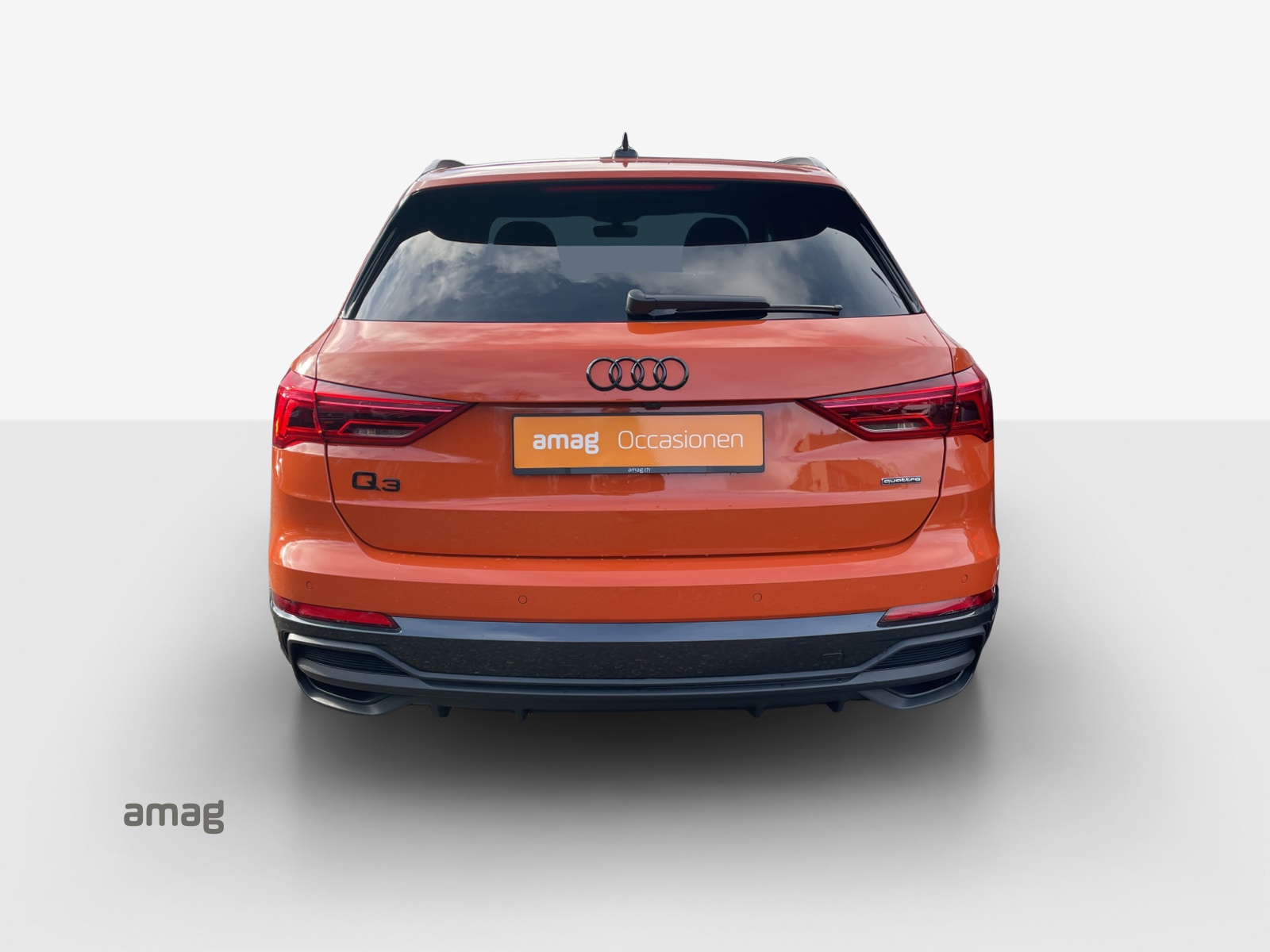 AUDI Q3 45 TFSI S line quattro S-tronic-image-3