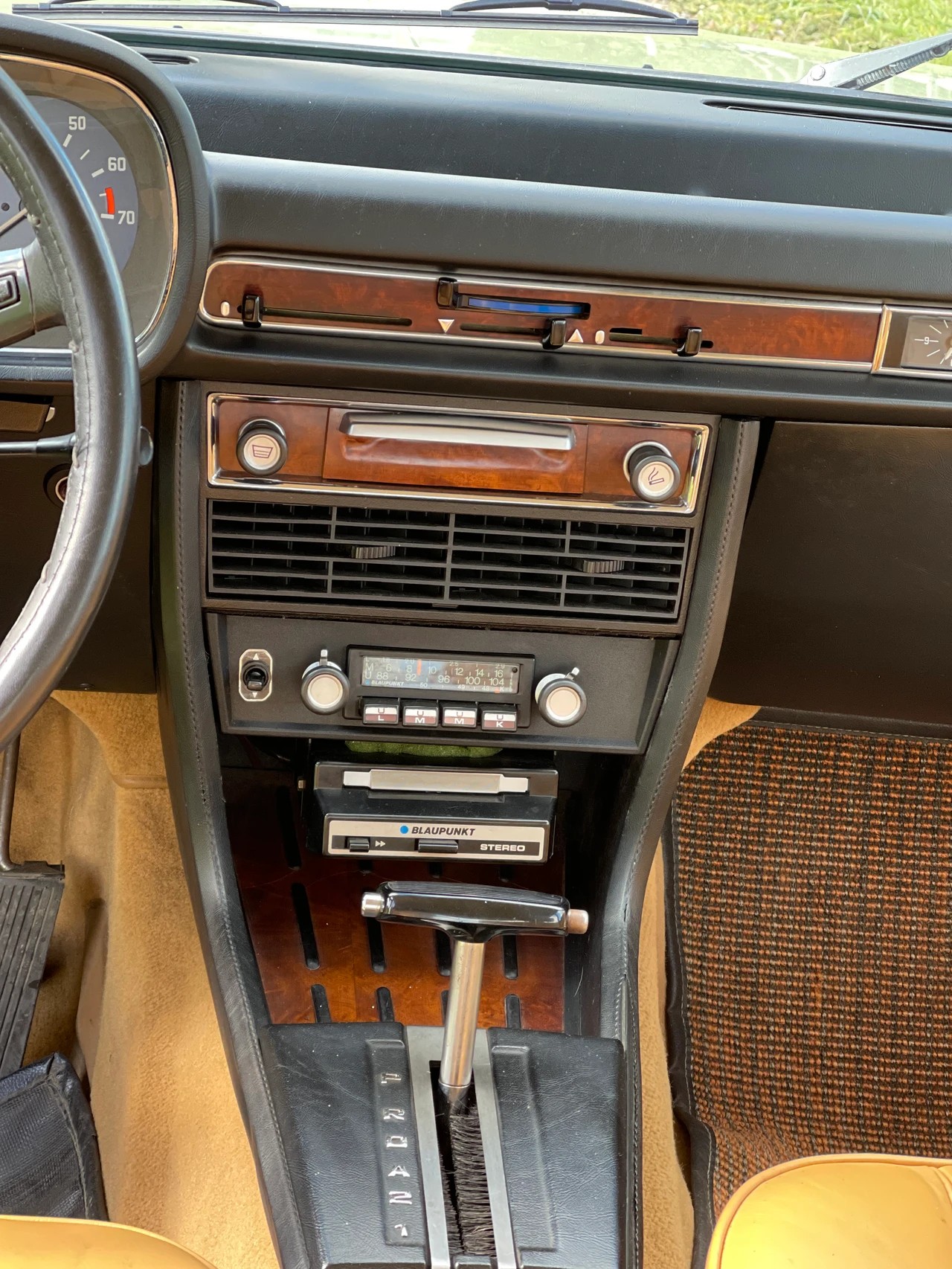 BMW 3,3LA-image-12