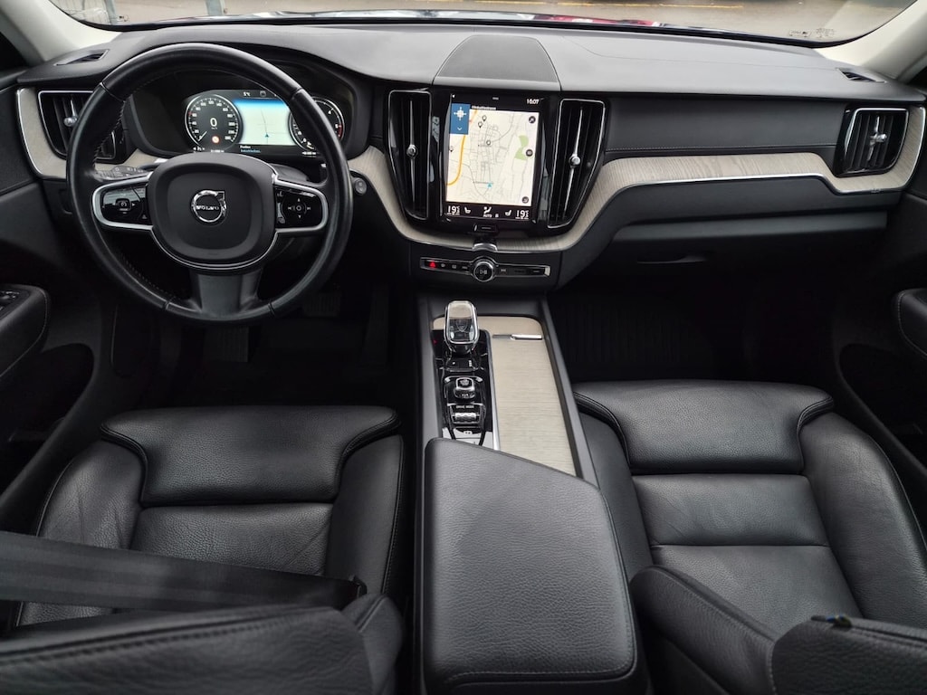 VOLVO XC60 B4 Diesel Mild Hybrid AWD Inscription Geartronic-image-11