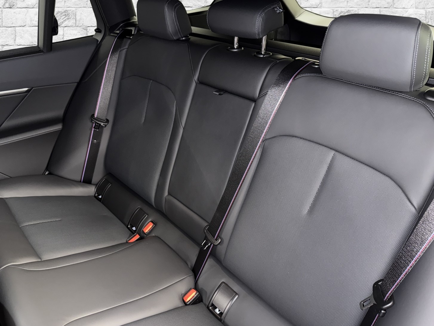 BMW 550e xDrive Touring M Sport Steptronic-image-15