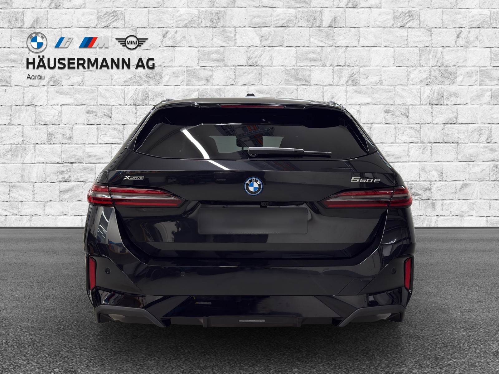 BMW 550e xDrive Touring M Sport Steptronic-image-5