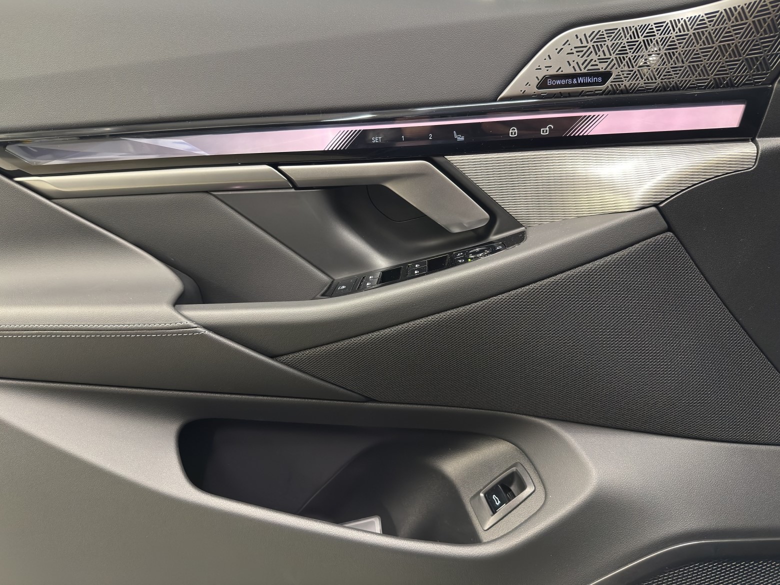 BMW 550e xDrive Touring M Sport Steptronic-image-14