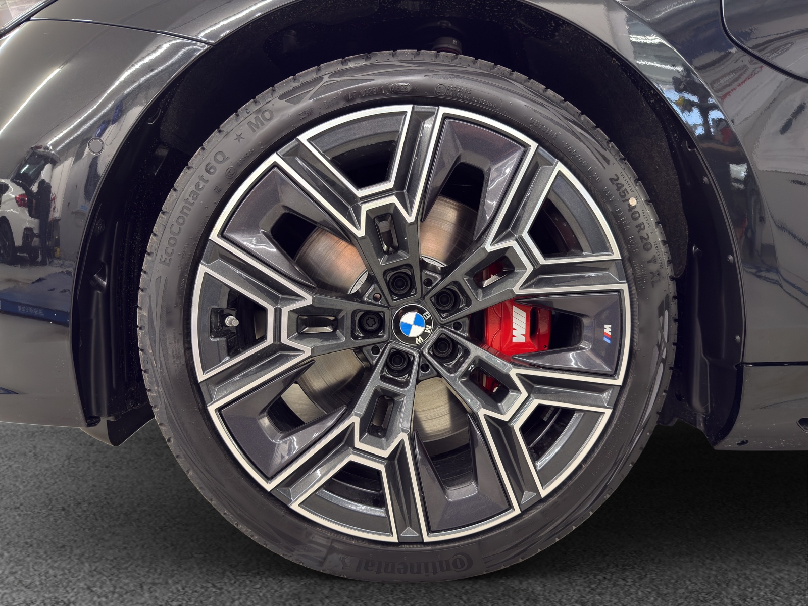 BMW 550e xDrive Touring M Sport Steptronic-image-8