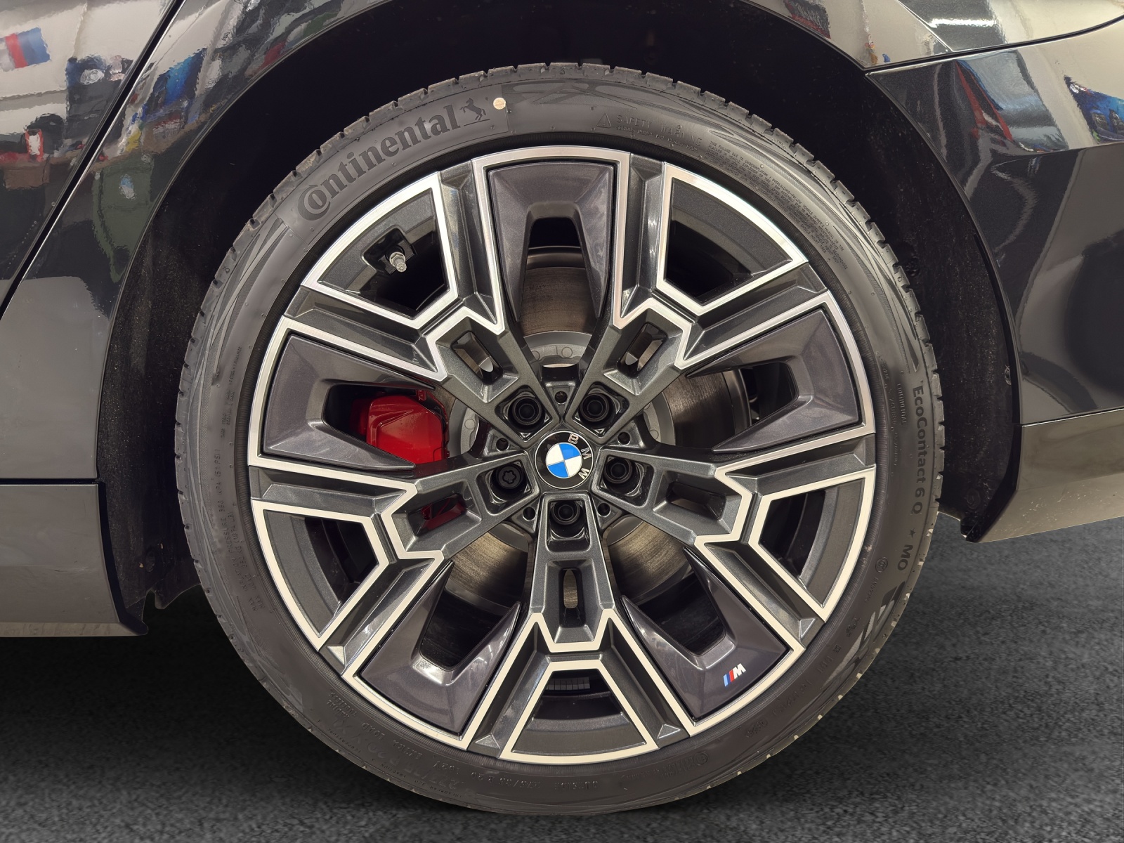 BMW 550e xDrive Touring M Sport Steptronic-image-9