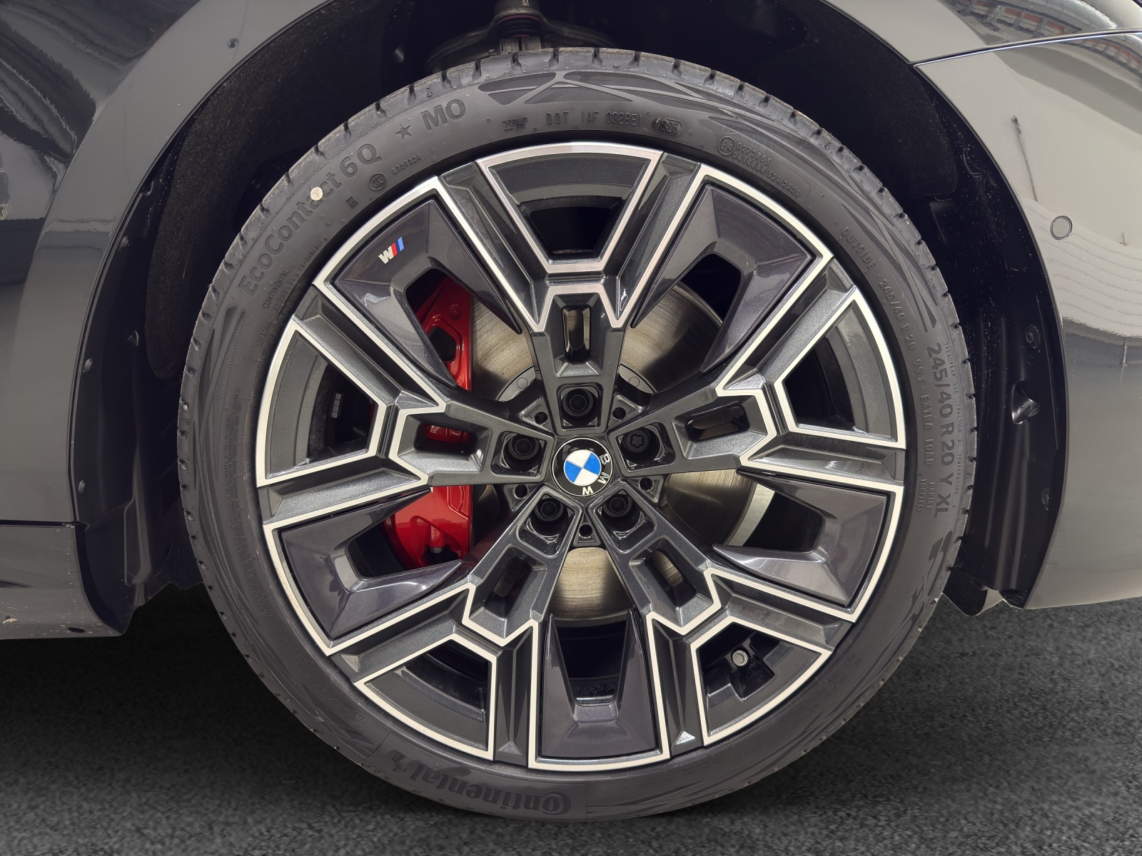 BMW 550e xDrive Touring M Sport Steptronic-image-11