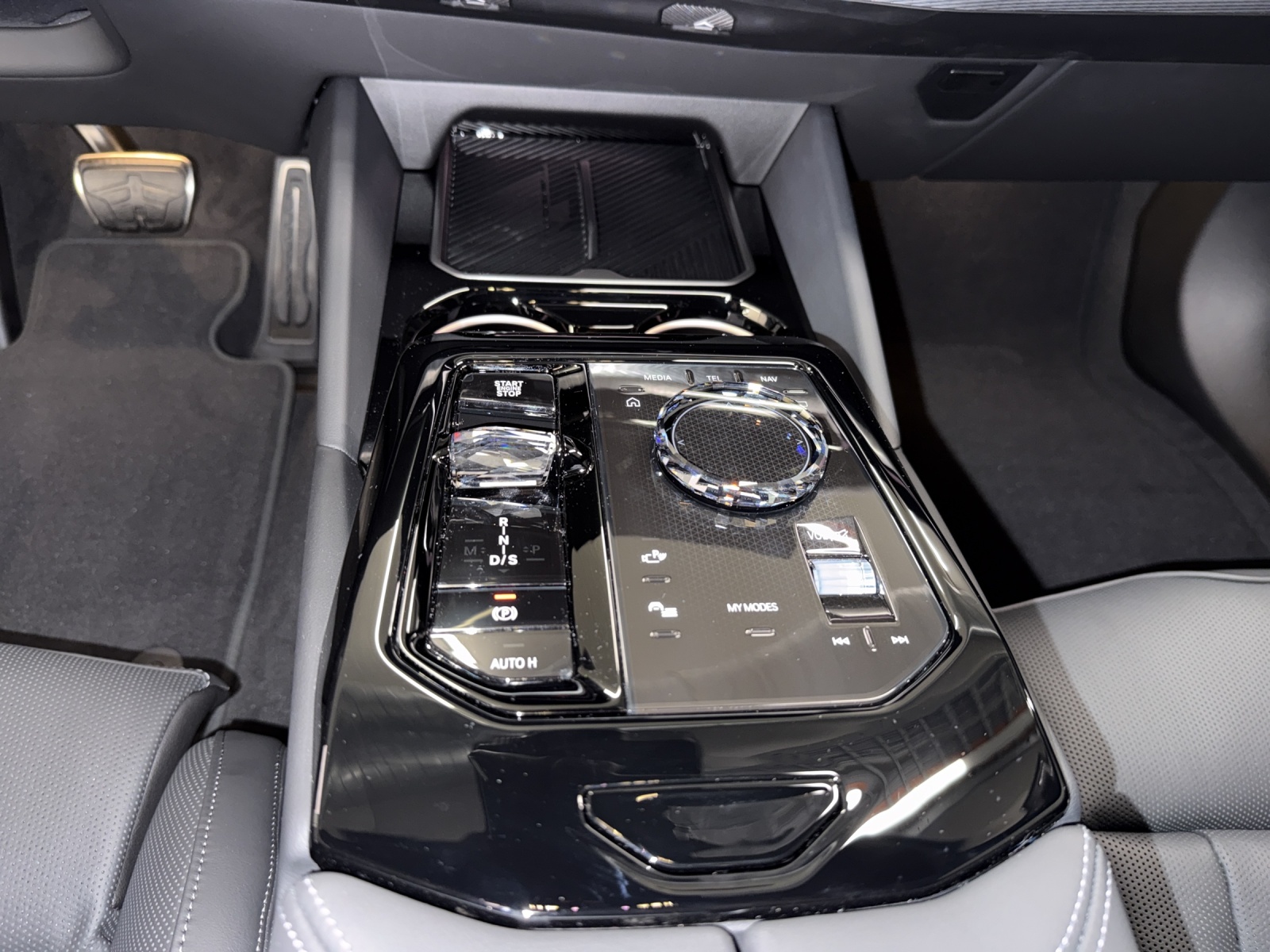 BMW 550e xDrive Touring M Sport Steptronic-image-16