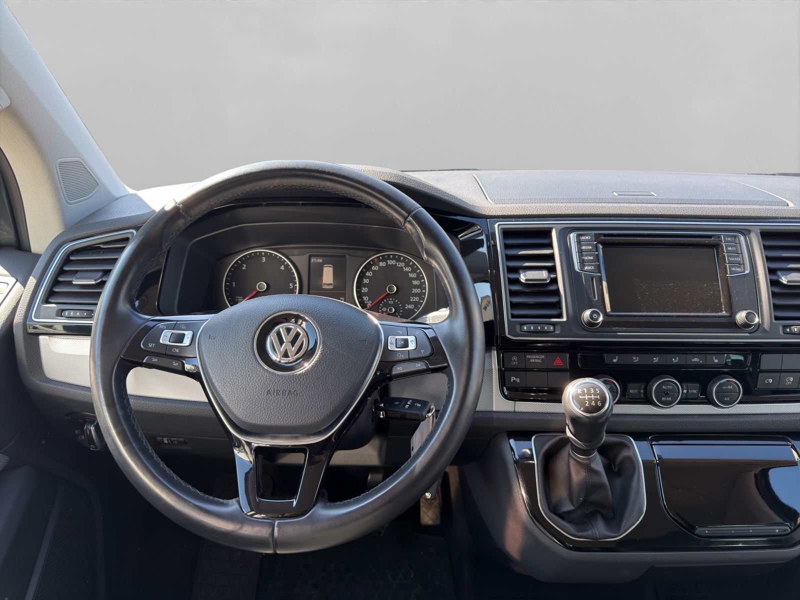 VW T6 Multivan 2.0 Bi-TDI Highline-image-9