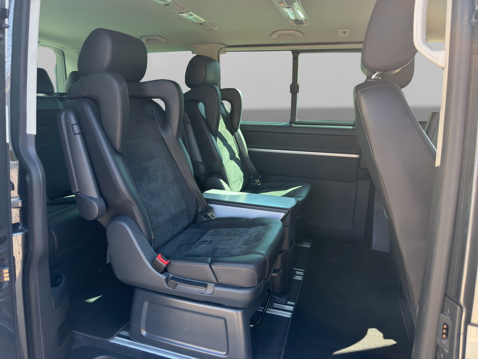 VW T6 Multivan 2.0 Bi-TDI Highline-image-12