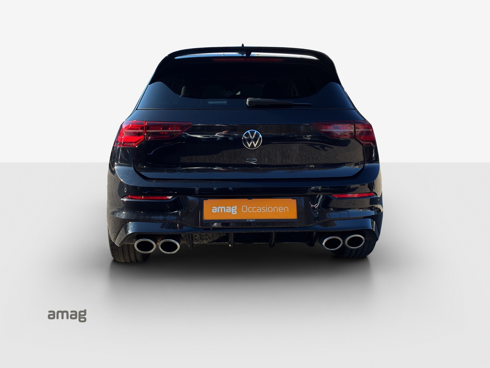 VW Golf 2.0 TSI R DSG 4Motion-image-4