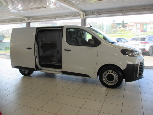 TOYOTA Proace EV 75kWh Medium Advanced-image-3