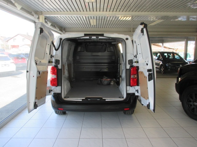 TOYOTA Proace EV 75kWh Medium Advanced-image-4