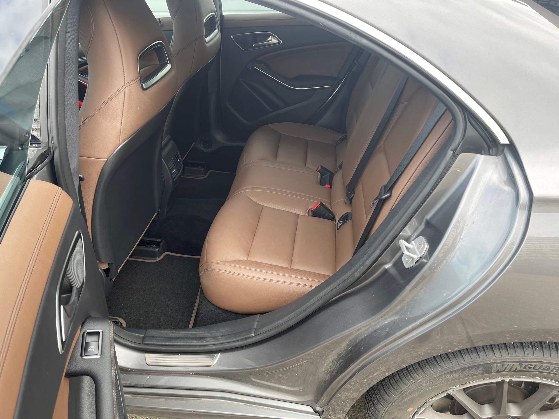 MERCEDES-BENZ CLA 200 7G-DCT-image-5
