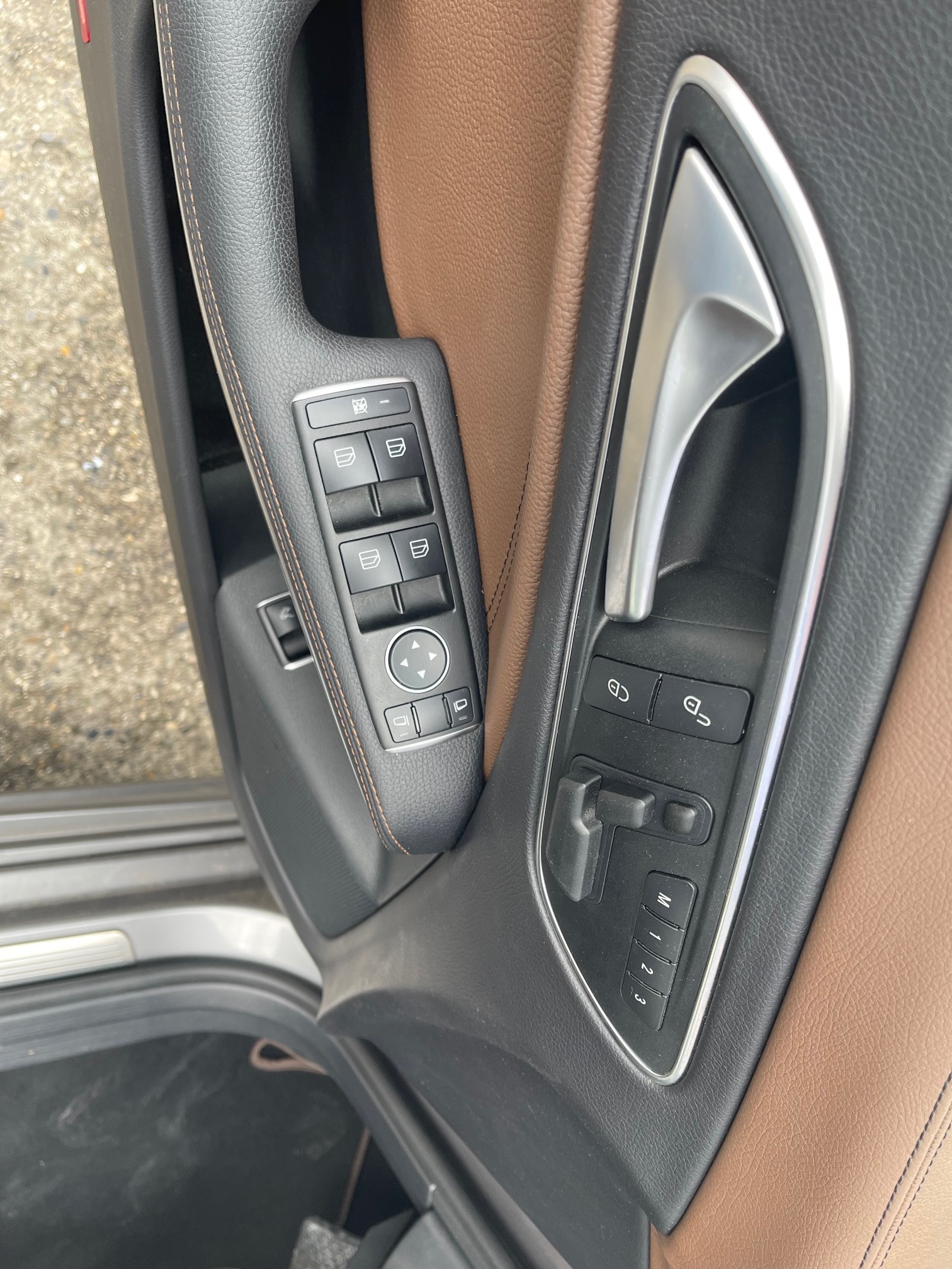 MERCEDES-BENZ CLA 200 7G-DCT-image-6