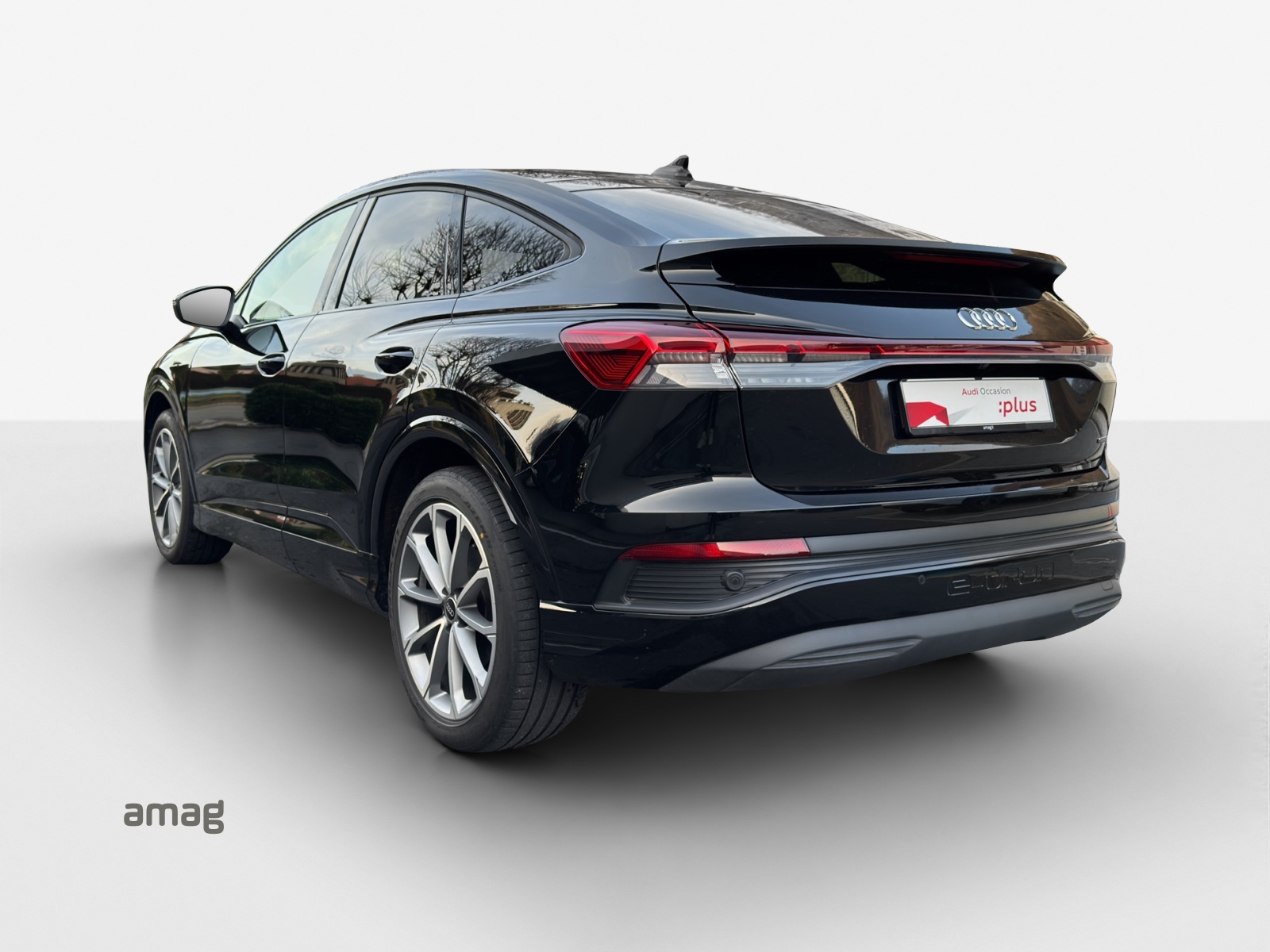AUDI Q4 Sportback e-tron 50 quattro-image-2