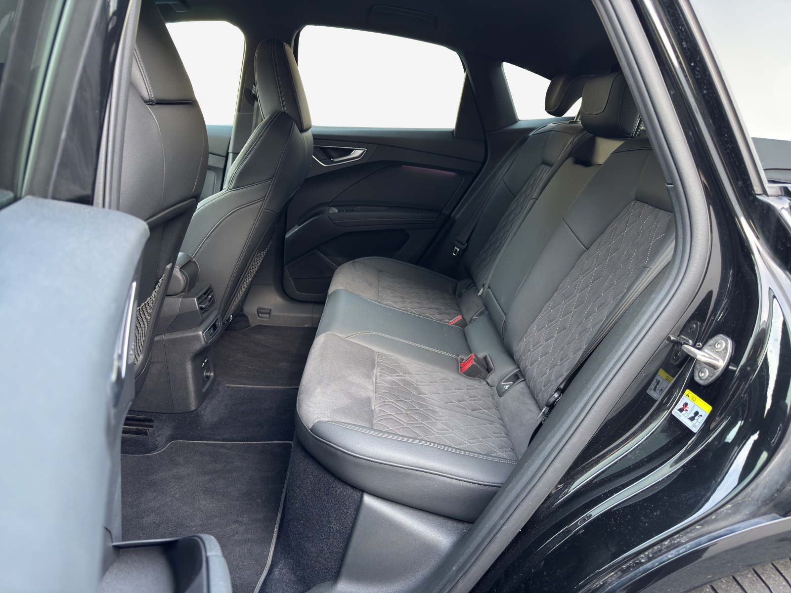 AUDI Q4 Sportback e-tron 50 quattro-image-11