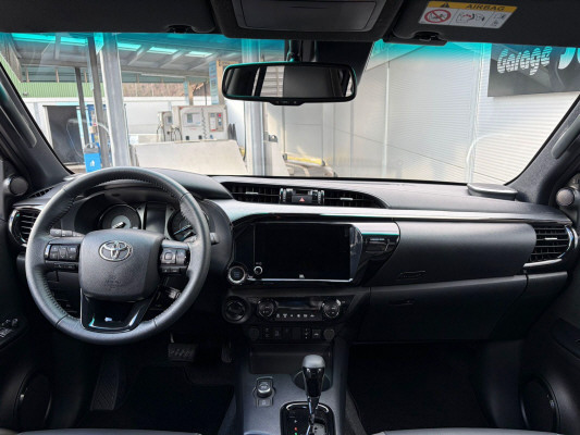 TOYOTA Hilux 2.8d MH Invi. DC4x4-image-11