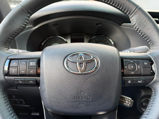 TOYOTA Hilux 2.8d MH Invi. DC4x4-image-7