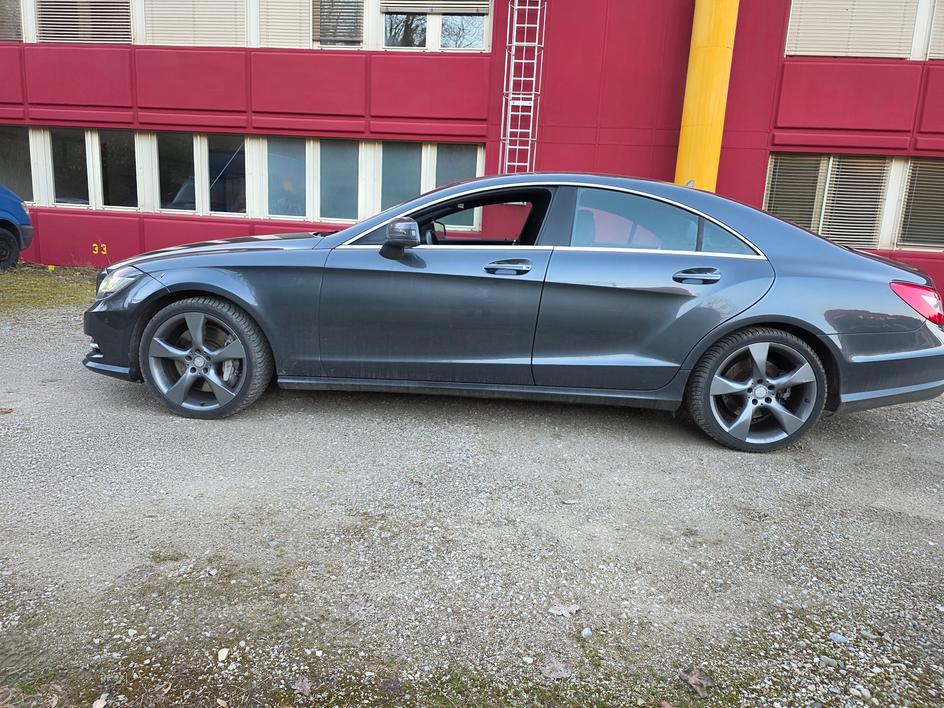 MERCEDES-BENZ CLS 500 Executive 4Matic 7G-Tronic-image-3