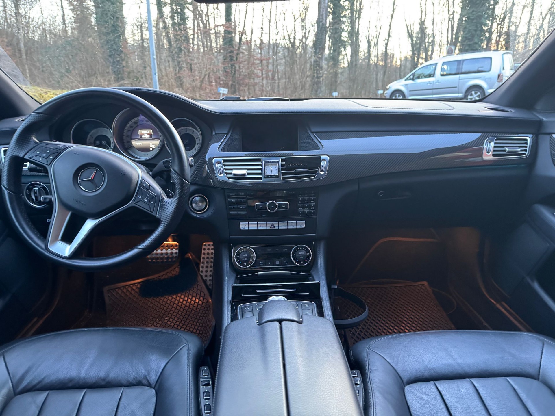 MERCEDES-BENZ CLS 500 Executive 4Matic 7G-Tronic-image-10