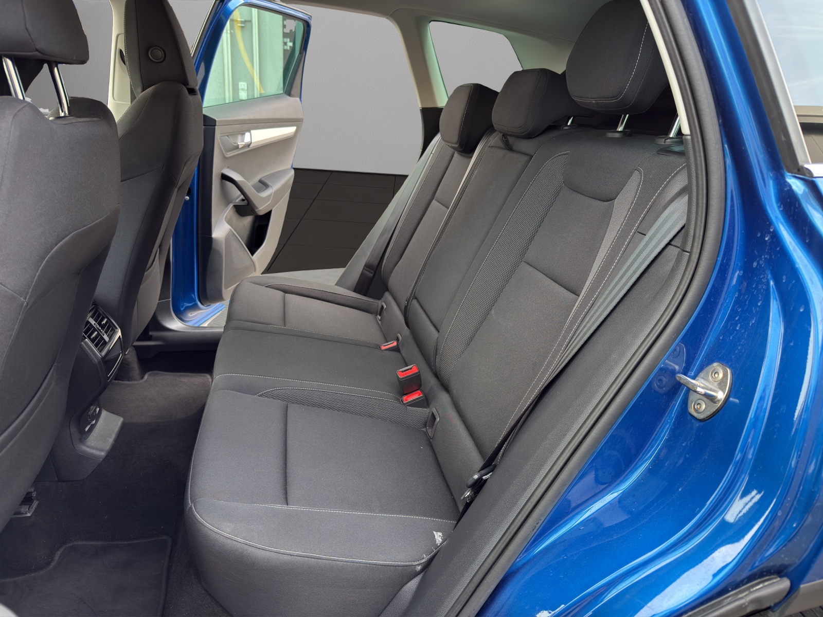 SKODA Karoq 1.5 TSI Selection DSG-image-12