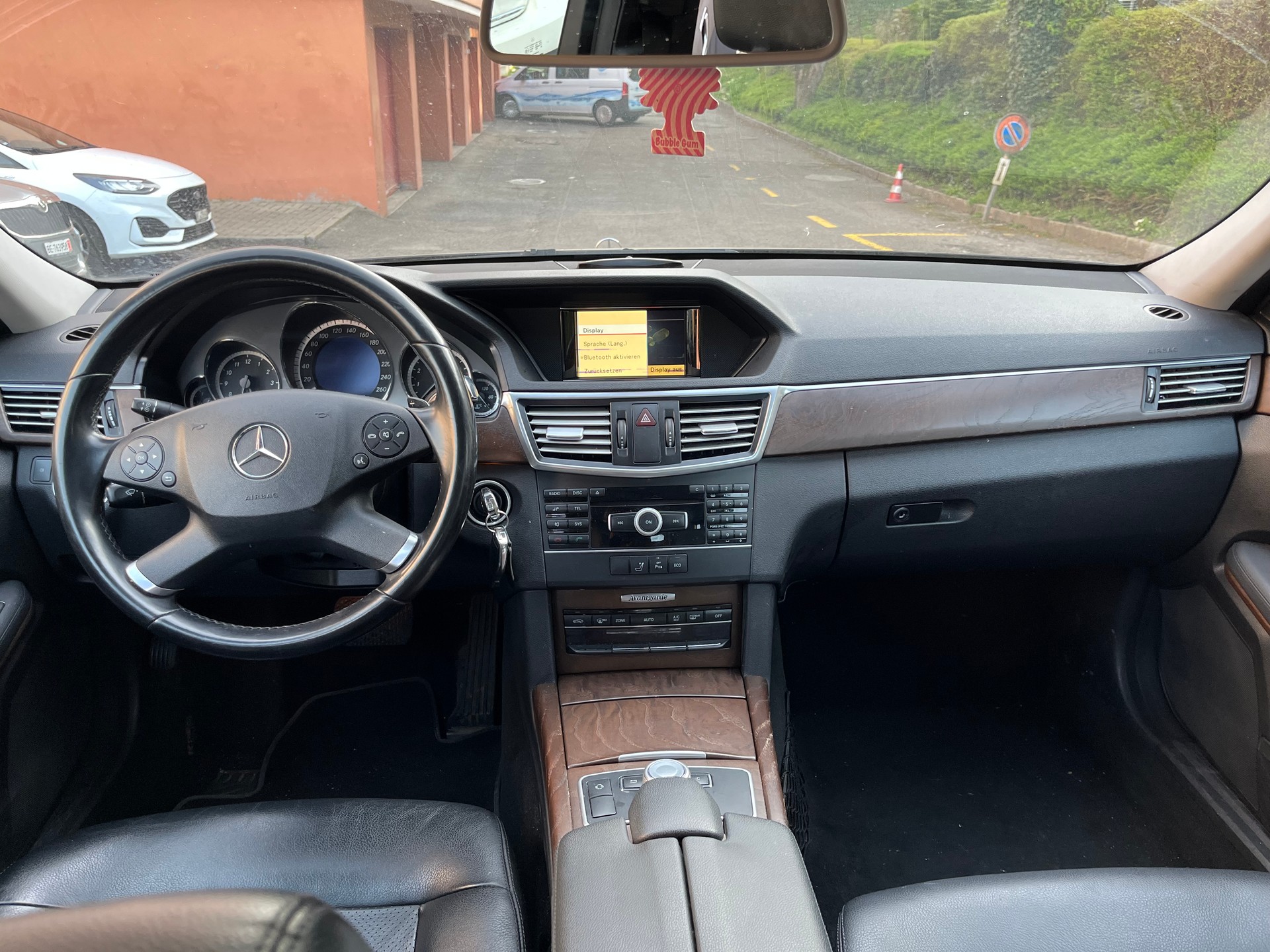 MERCEDES-BENZ E 250 CGI BlueEfficiency Avantgarde 7G-Tronic-image-6