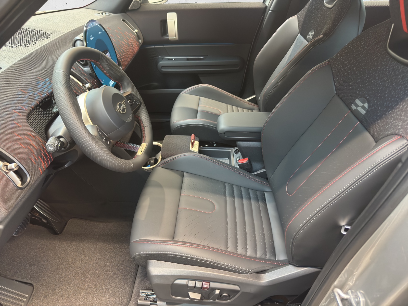 MINI Countryman John Cooper Works ALL4-image-9
