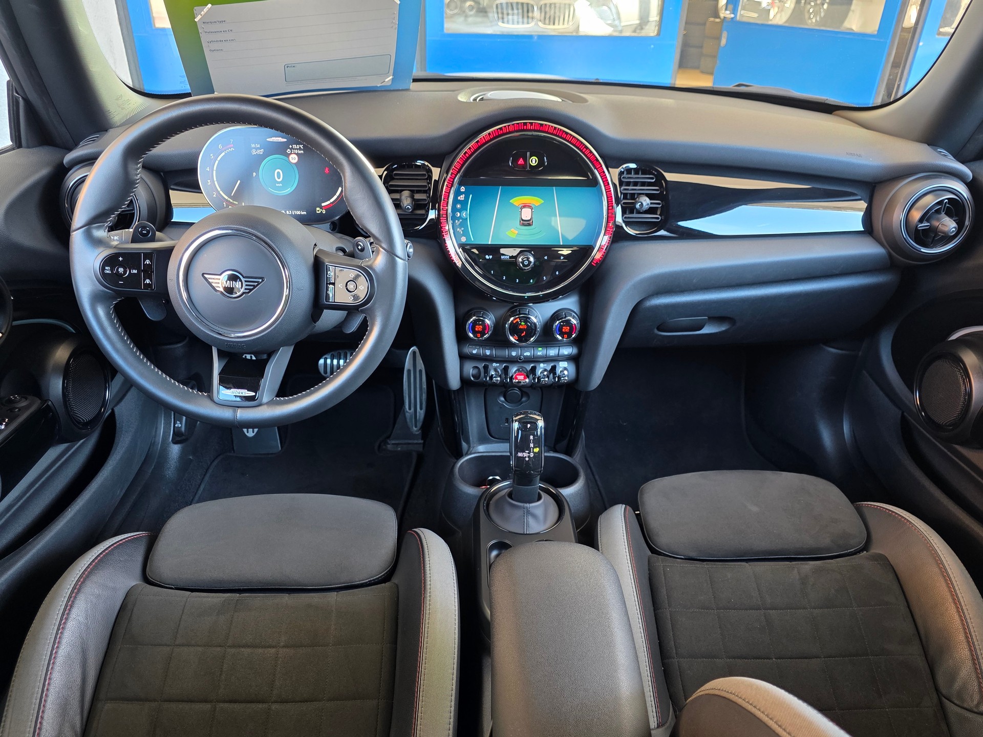 MINI Cooper John Cooper Works Steptronic-image-10
