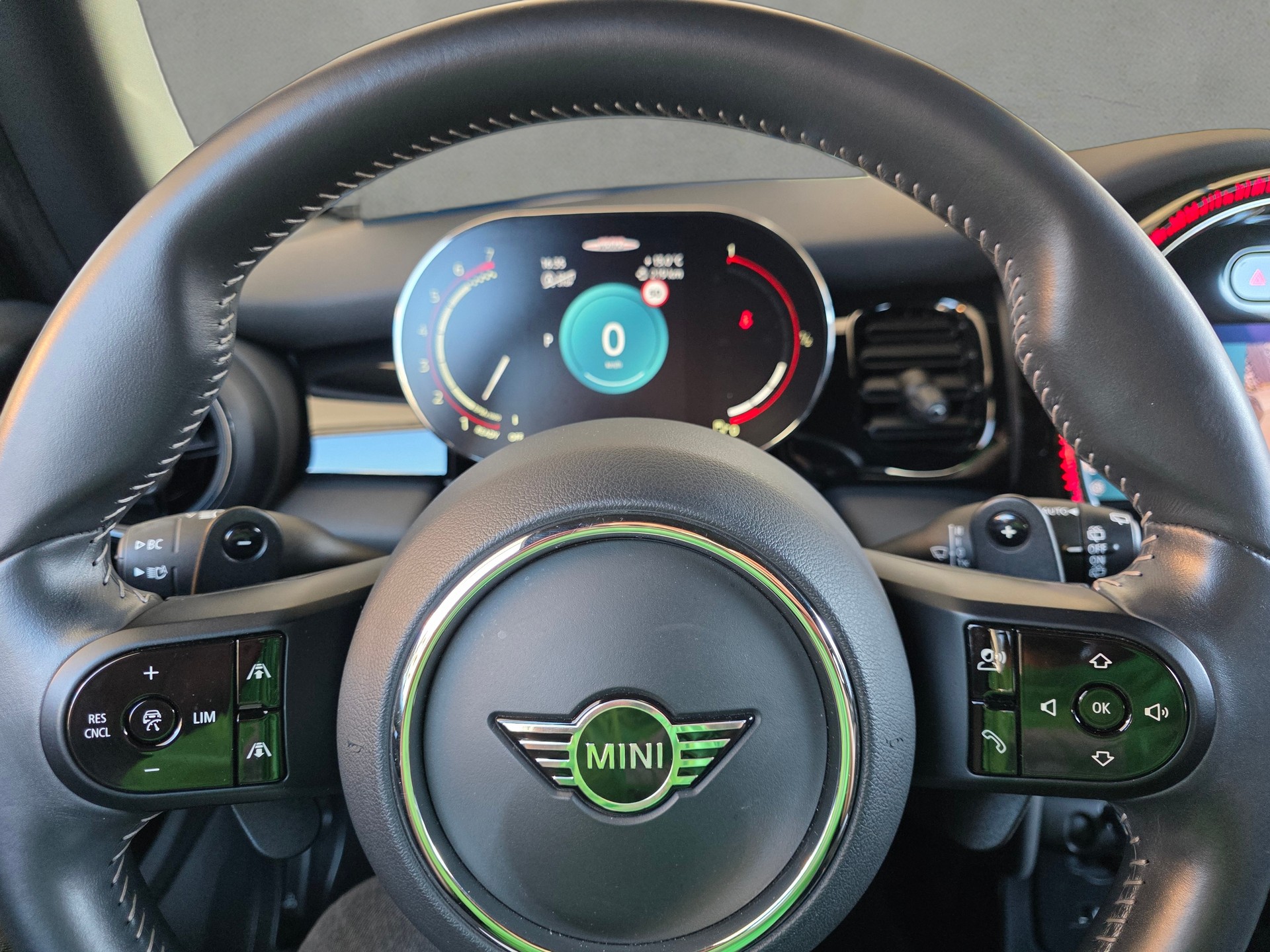 MINI Cooper John Cooper Works Steptronic-image-16