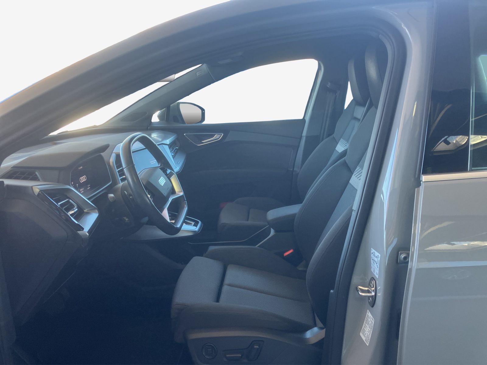 AUDI Q4 e-tron 50 quattro-image-7