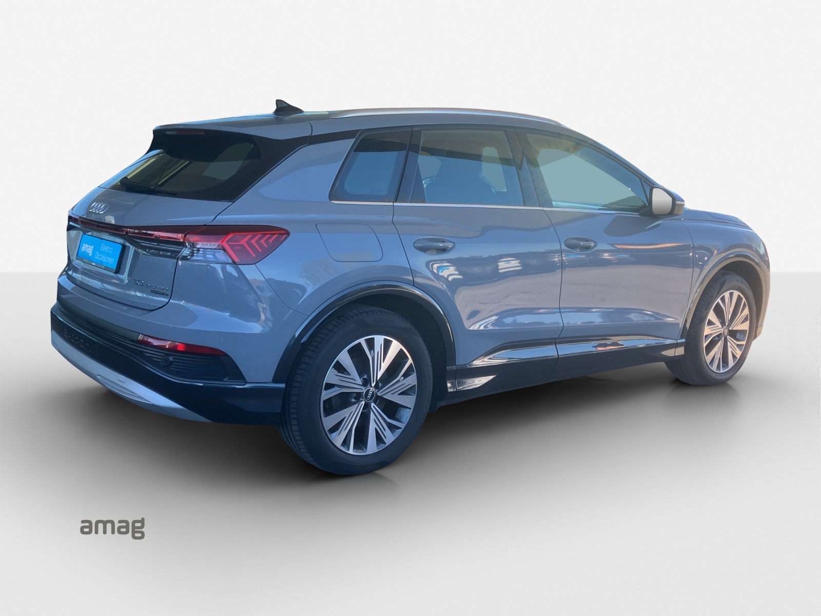 AUDI Q4 e-tron 50 quattro-image-4