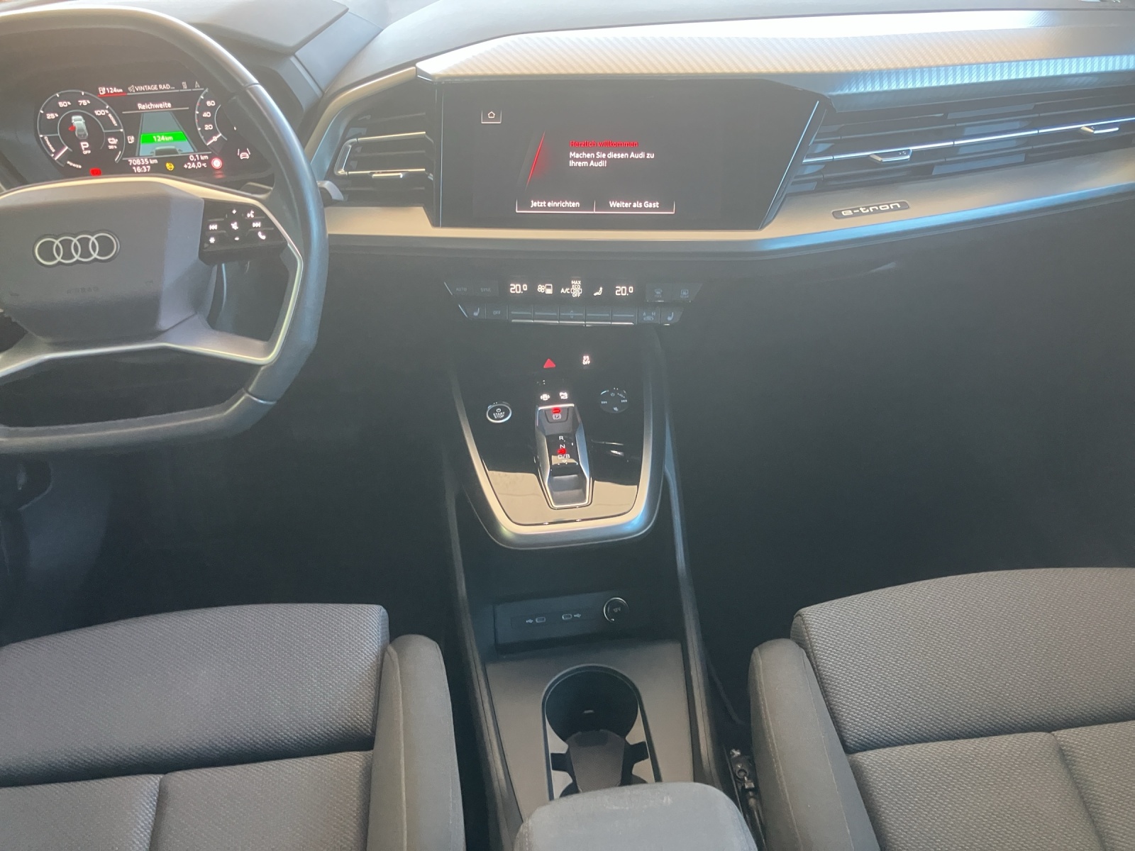 AUDI Q4 e-tron 50 quattro-image-10
