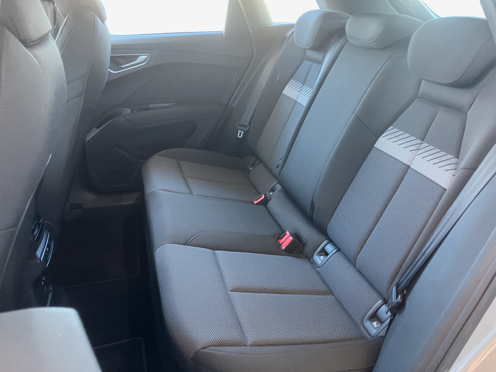 AUDI Q4 e-tron 50 quattro-image-11
