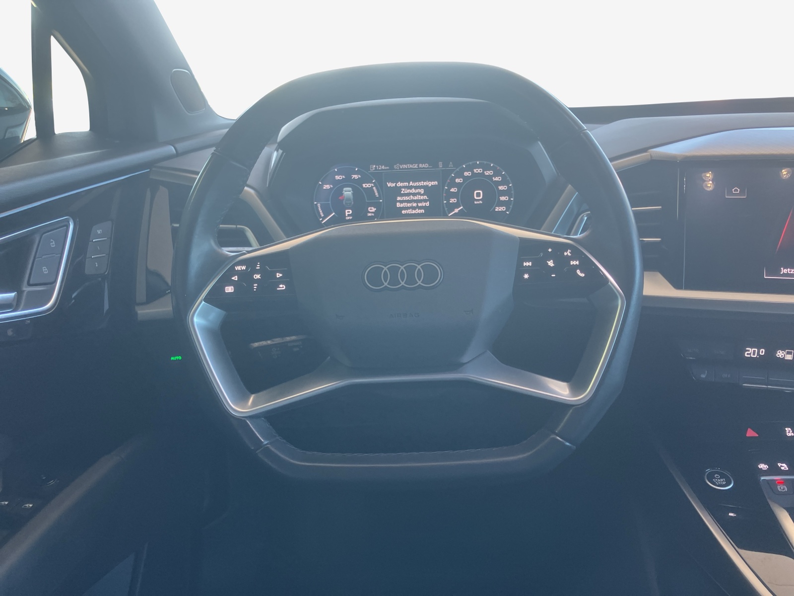 AUDI Q4 e-tron 50 quattro-image-9
