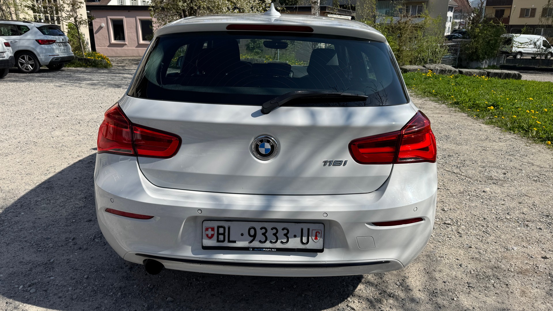 BMW 118i M Sport-showroom-element-2