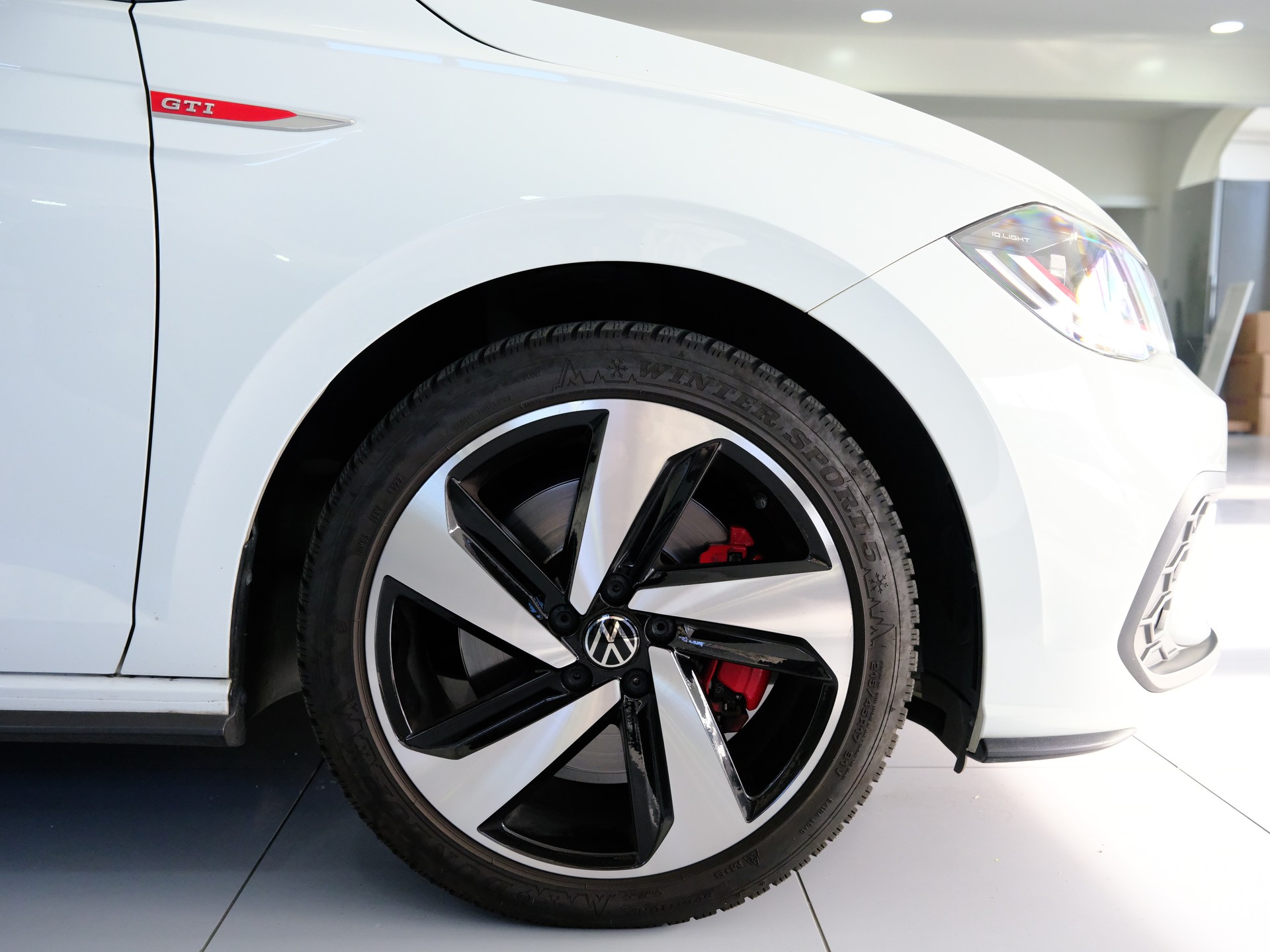 VW Polo 2.0 TSI GTI DSG-image-17