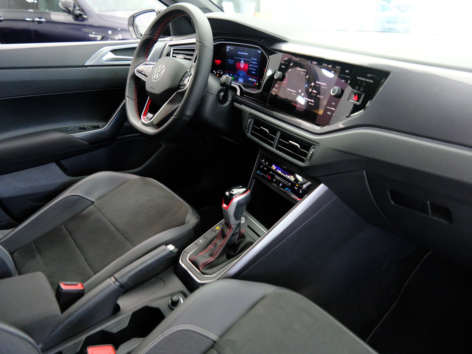 VW Polo 2.0 TSI GTI DSG-image-14