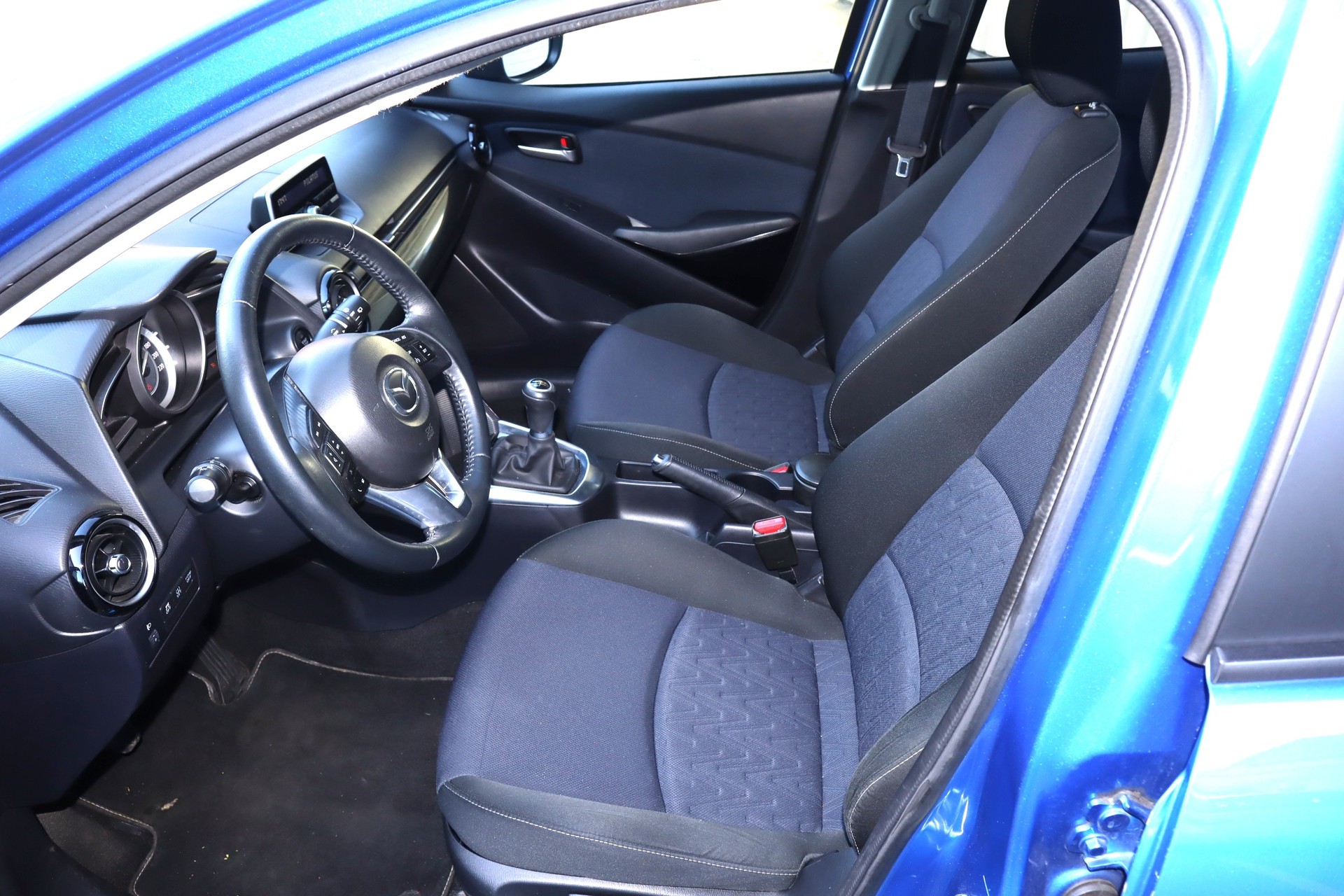 MAZDA 2 1.5i 16V Skyactiv-G Ambition Plus-image-7